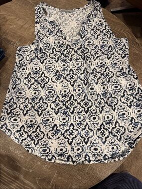 Athleta White and Navy Blue Patterned Tank Top